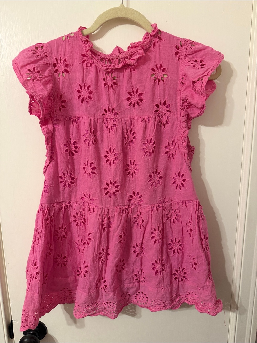 entro Small Hot Pink Eyelet Flutter Sleeve Tunic